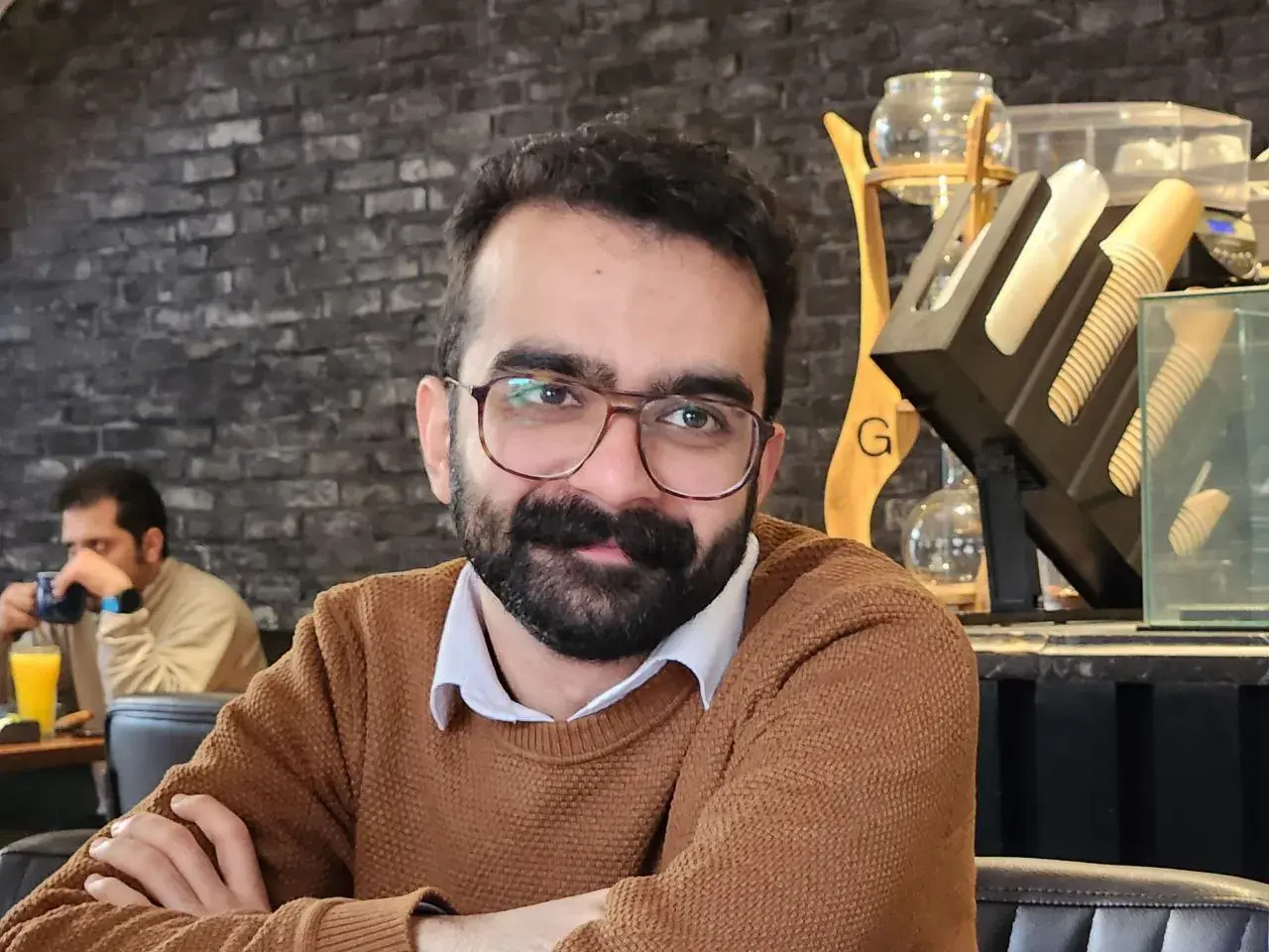 Farhad Hoseyni Profile